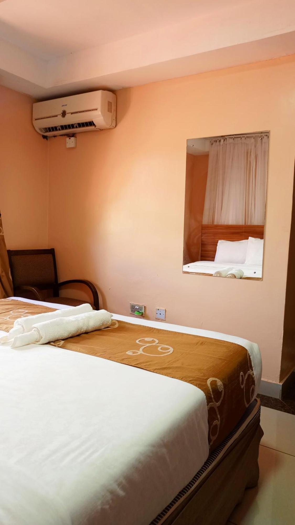 Savannah Paradise Hotel Makindu Екстериор снимка