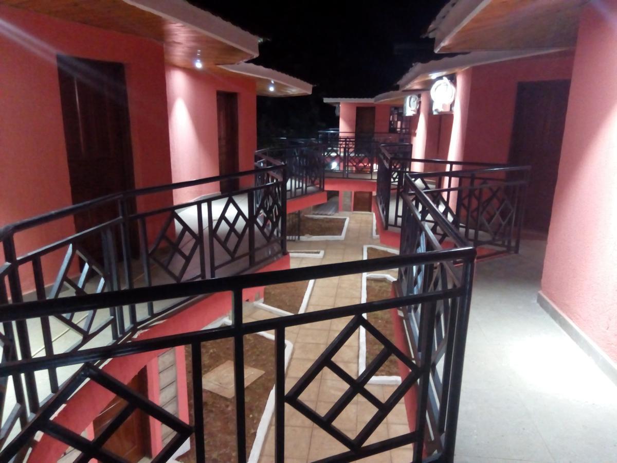 Savannah Paradise Hotel Makindu Екстериор снимка